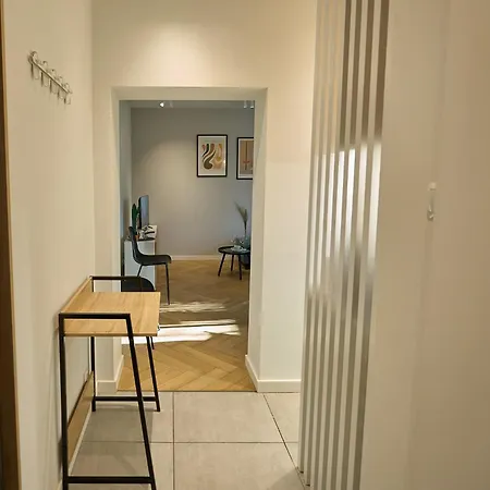 The Nest Wola Rondo Daszynskiego * Warszawa