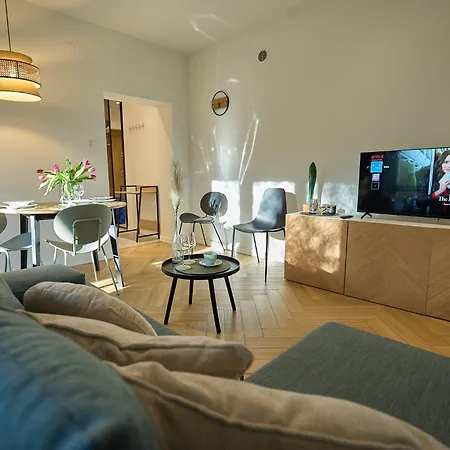 The Nest Wola Rondo Daszynskiego