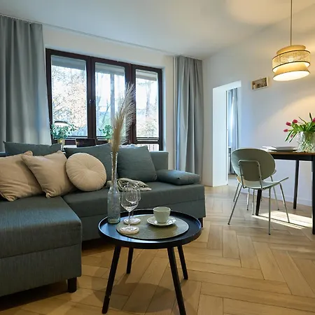 The Nest Rondo Daszynskiego Apartment *